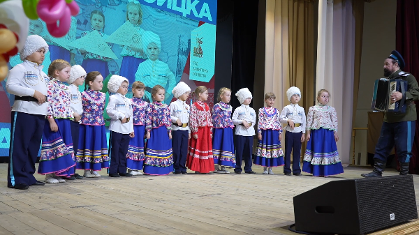 В ДК им.Луначарского прошел городской фестиваль «Казачок Троицка»