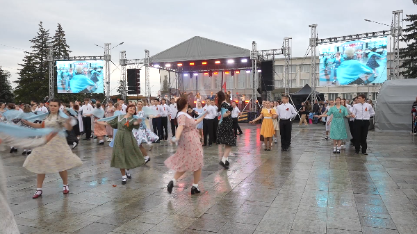 В Троицке прошла ежегодная акция «Вальс Победы»