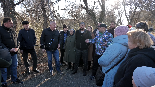 Глава города обсудил благоустройство сквера с жителями п.Жиркомбинат