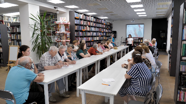 В Центральной городской библиотеке прошла встреча нотариусов Троицка и жителей города